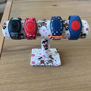 Disney Minnie and Mickey Mouse MagicBand Holder Display Stand WDW